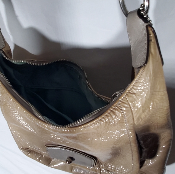 COACH KRISTIN CHAMPAGNE IVORY SHINEY LEATHER HOBO SHOULDER HANDBAG PURSE - Picture 5 of 12